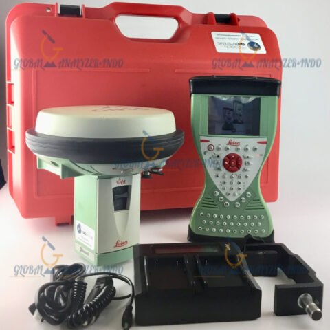 Leica Viva GS15 GNSS RTK rover close-up