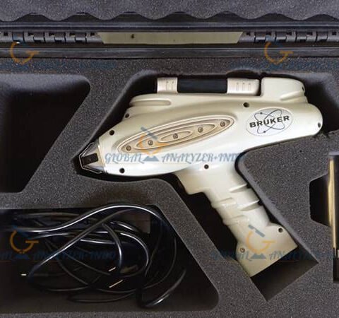 Bruker S1 Turbo SD-LE handheld XRF analyzer close-up