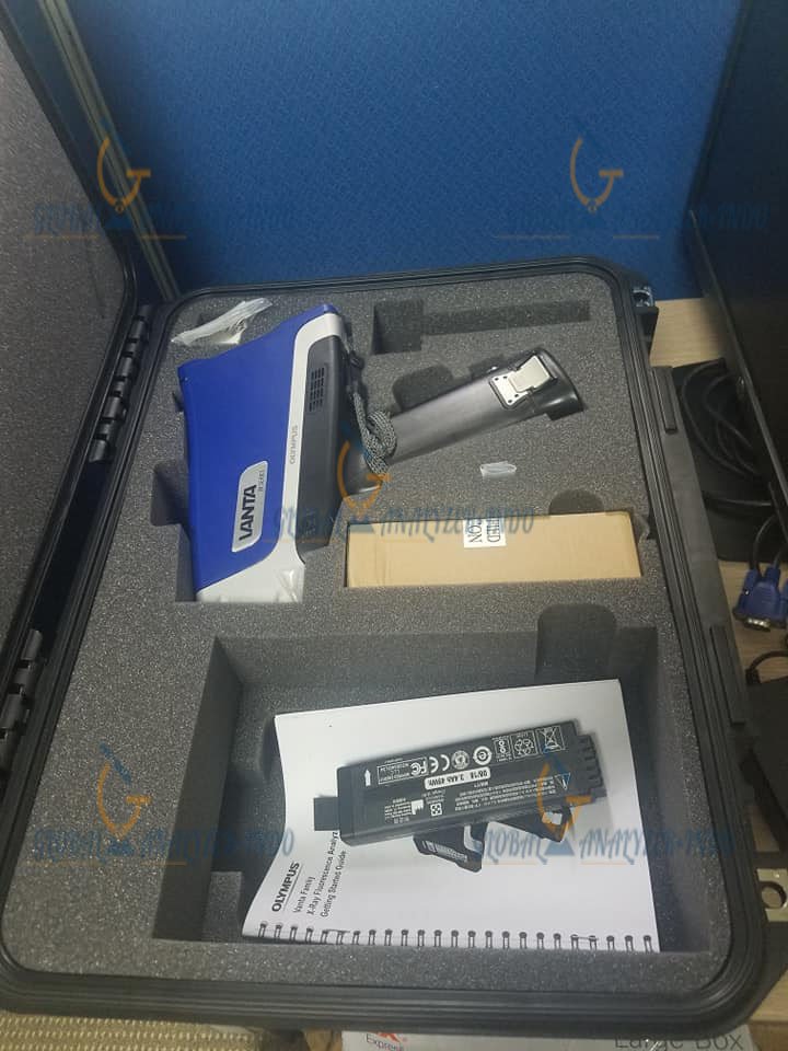 Close-up of the Vanta M Series handheld XRF analyzer for industrial elemental inspection