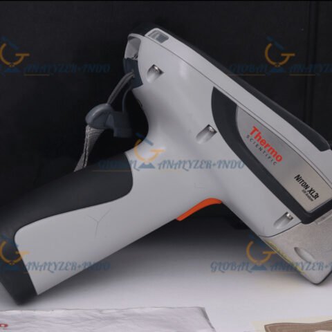 Thermo Scientific Niton XL3t 700 handheld XRF analyzer for metal and alloy testing