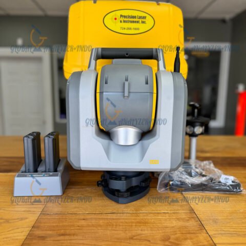 Trimble SX10 total station with TSC7 controller, 3D scanning in action.