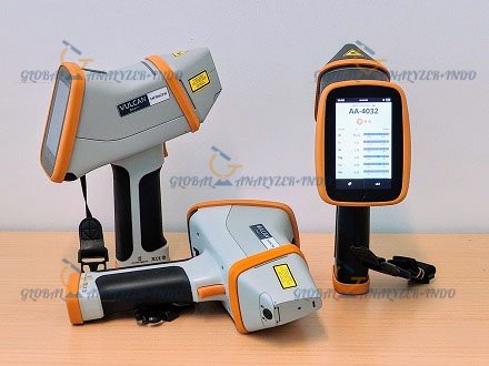 Hitachi Vulcan Smart Laser Alloy Analyzer in use for metal inspection