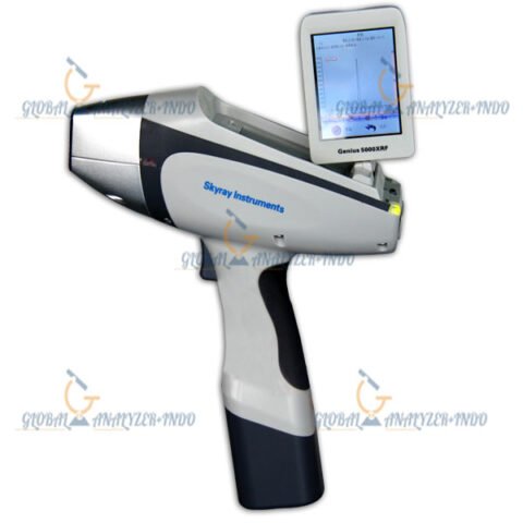 Skyray Genius 5000 handheld flashlight close-up view