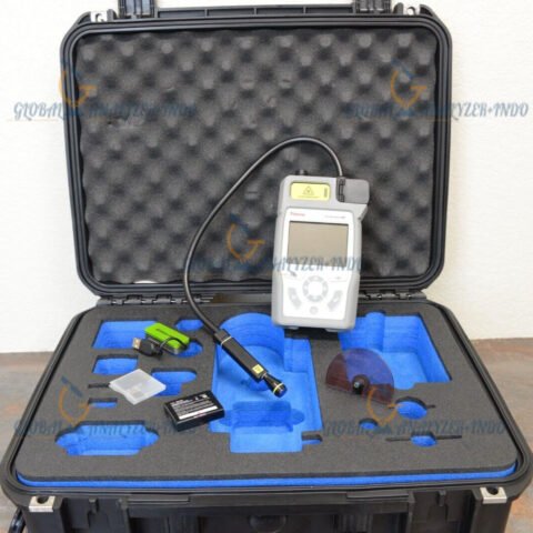 FirstDefender RMX handheld spectrometer with flexible probe
