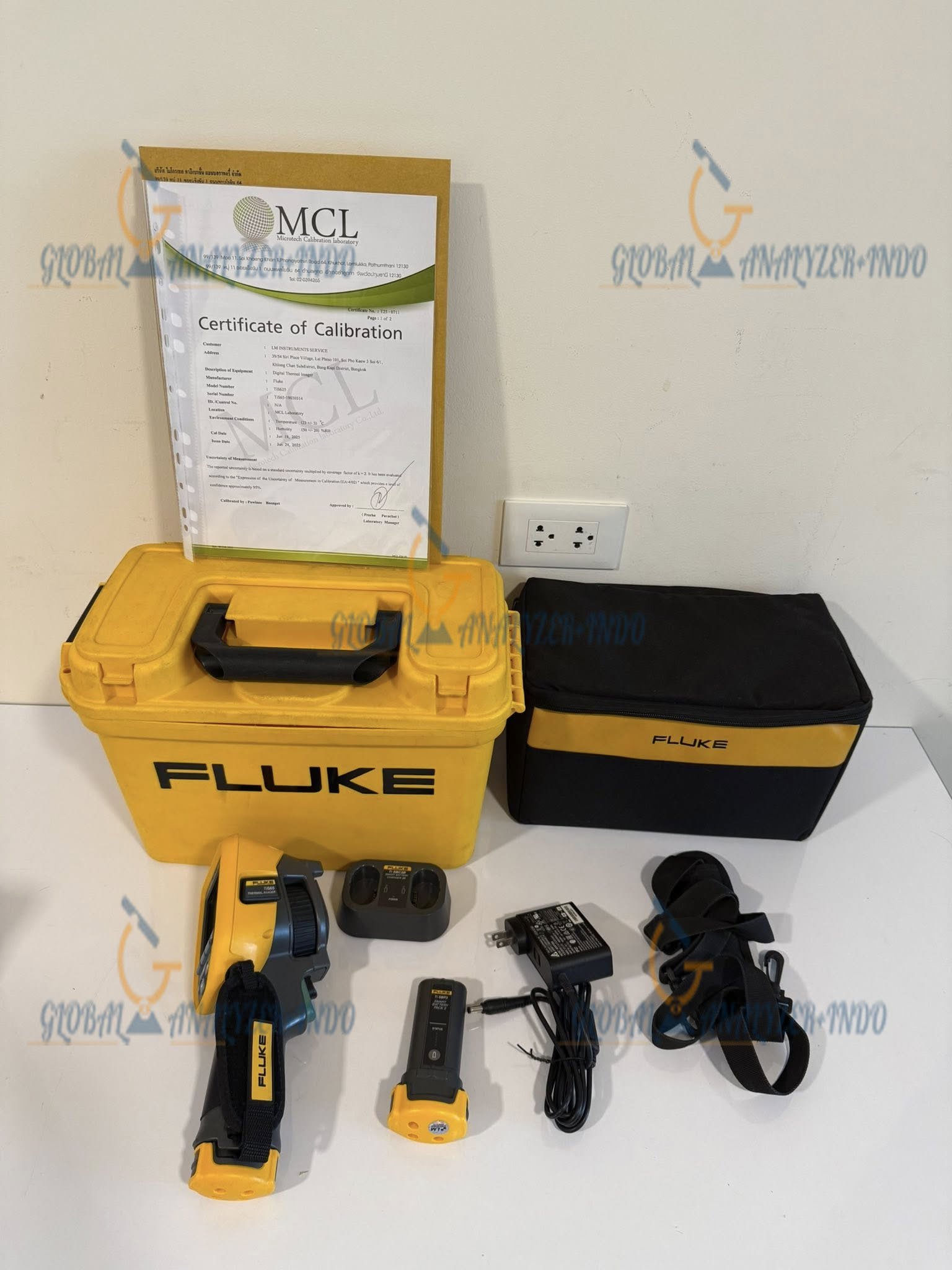 Fluke TiS65 thermal imager camera front view