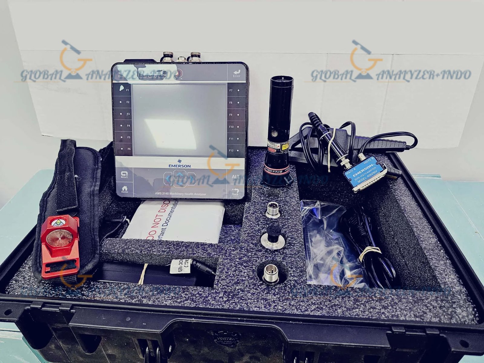 AMS 2140 Machinery Health Analyzer in field operation