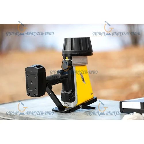 Portable Olympus Vanta Max XRF analyzer for field inspection